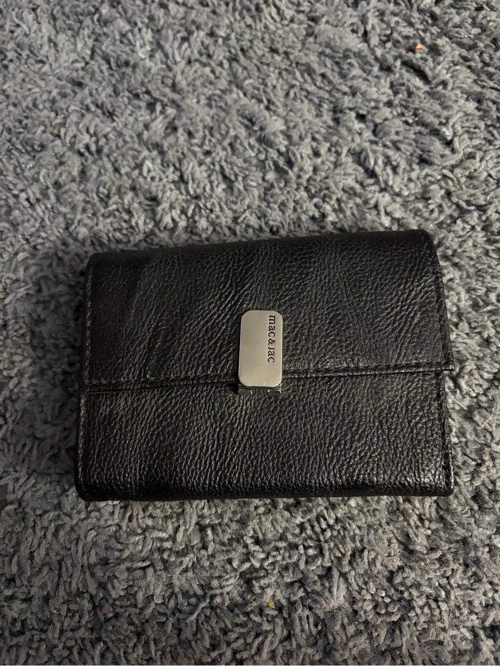 NWOT Mac & Jac black wallet with silver accents